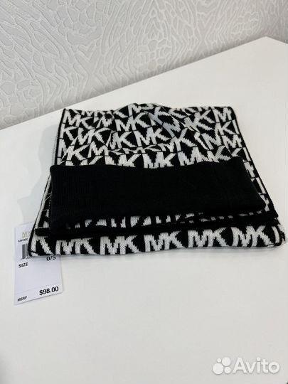 Комплект шапка и шарф женский