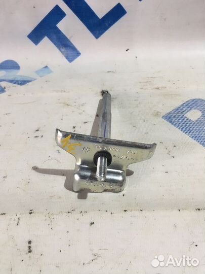 Крепление аккумулятора porsche cayenne S 957 4.8