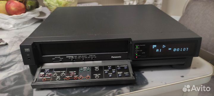 Видеомагнитофон Panasonic nv-j45