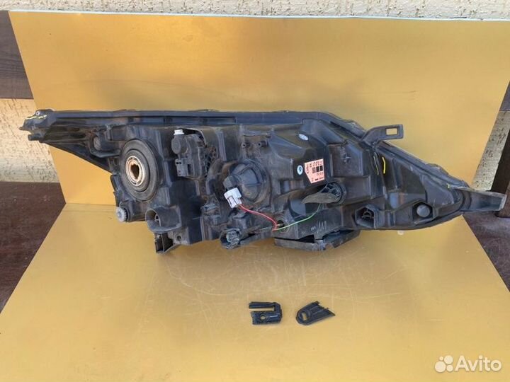 Фара галогеновая левая Nissan Qashqai J11