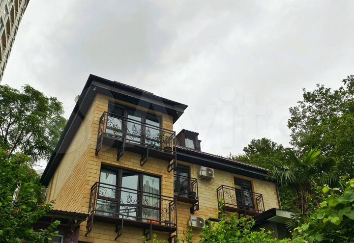 Дом 186 м² на участке 3 сот.