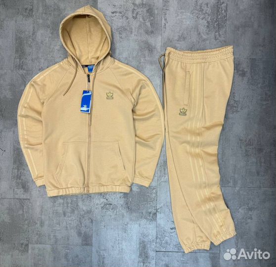 Спортивный костюм Adidas