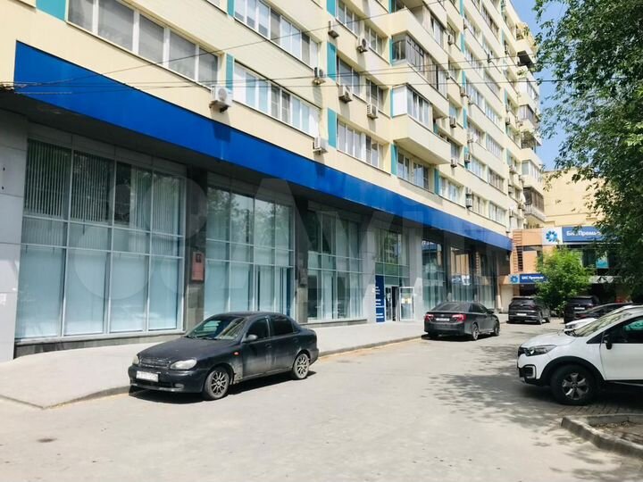 Помещение в Центре с парковкой и витриной, 500 м²