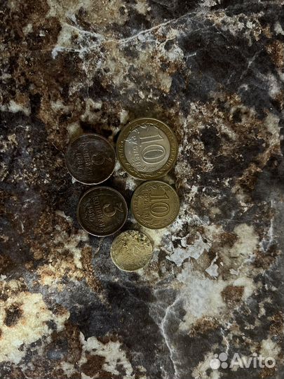 Монеты и купюры