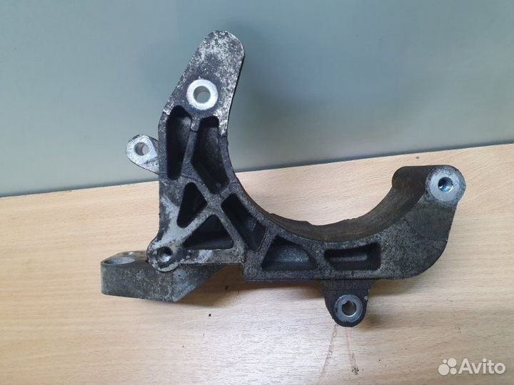 Кронштейн Daewoo Matiz N150 F8CV 2010