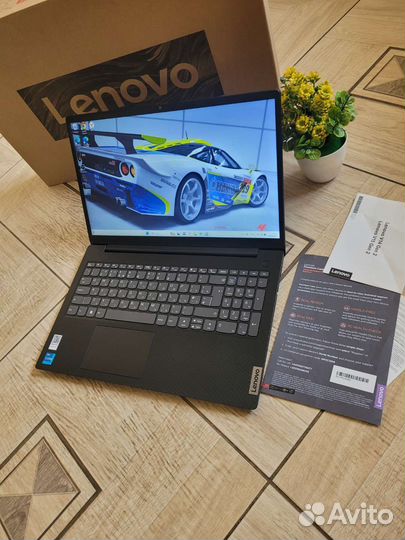 2023год Core I5-1135G7. FHD/8GB/256-SSD/15,6