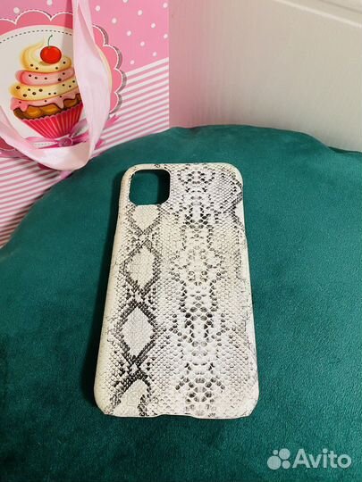 Чехол на iPhone 11