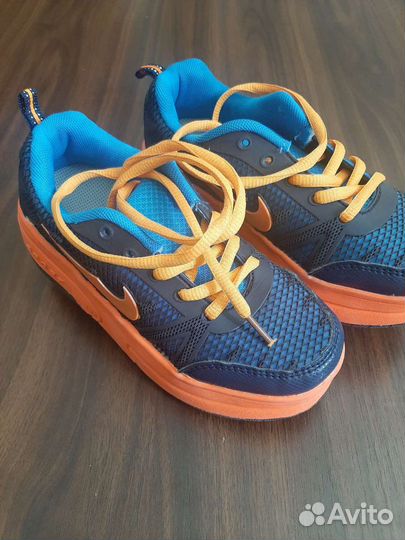 Кроссовки с колёсами новые 31