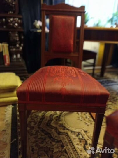 Антикварные стулья в отличном состоянии