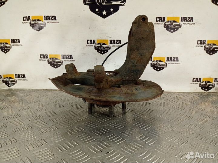 Кулак поворотный передний правый R