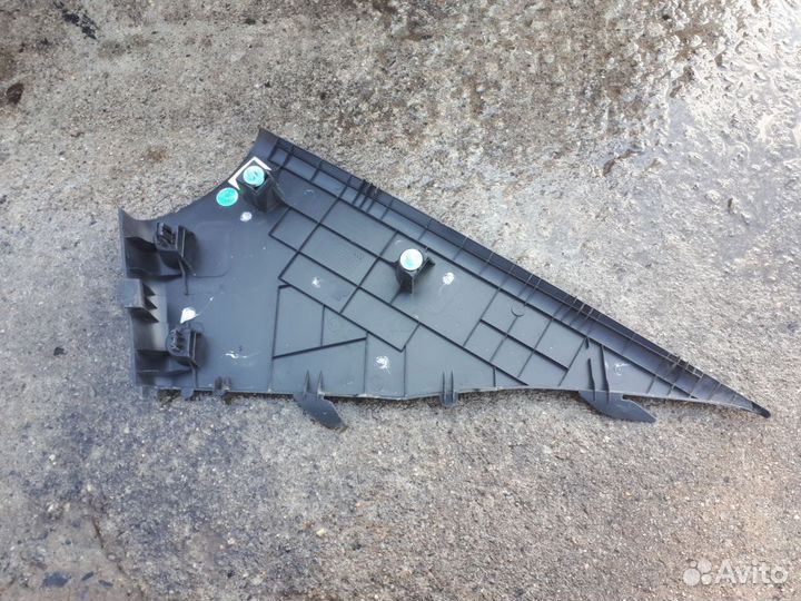 Обшивка стойки задняя левая Hyundai Solaris