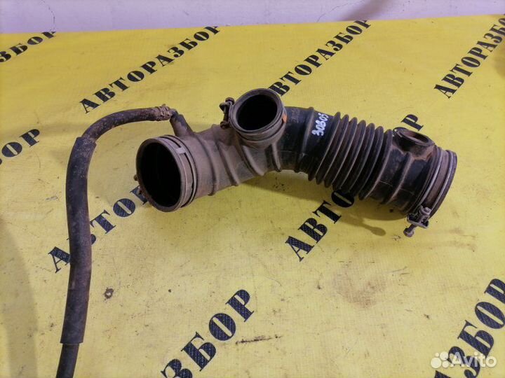 Патрубок воздушного фильтра Mitsubishi Galant 9