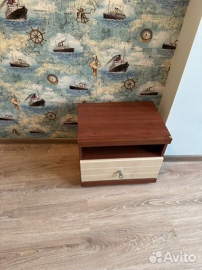 Тумба прикроватная