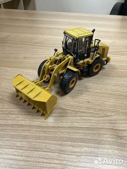 Модель трактора caterpillar