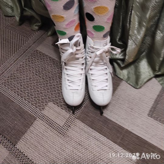 Коньки фигурные