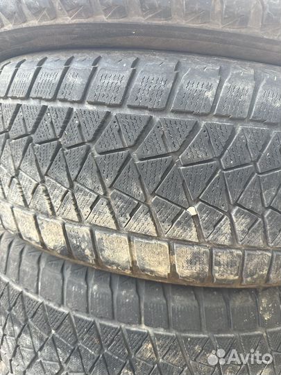 Bridgestone Blizzak DM-V2 235/55 R20 102T