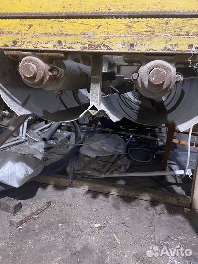 Кормосмеситель горизонтальный 350кг