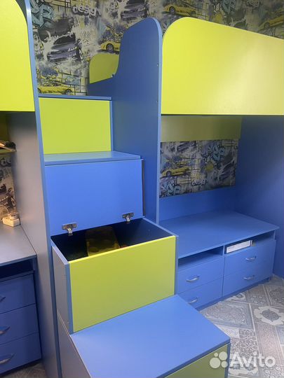 Детская двойная кровать чердак со столом