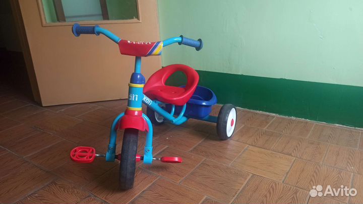 Детский трехколесный велосипед
