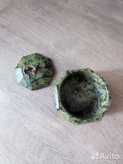 Малахитовая шкатулка