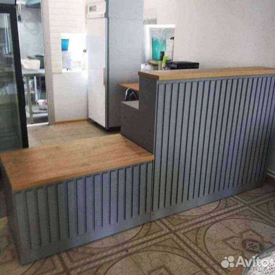 Стойки ресепшн