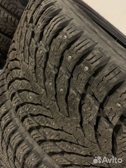 Nokian Tyres Hakkapeliitta 9 255/40 R19