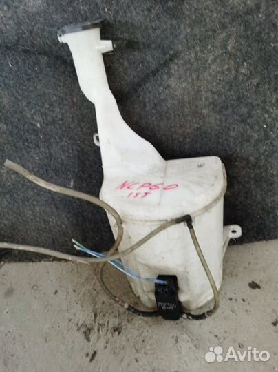 Бачок омывателя Toyota Ist NCP60