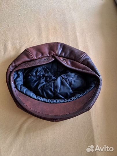 Кепка кожаная женская