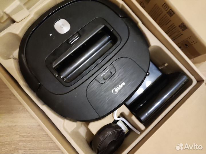 Робот пылесос midea