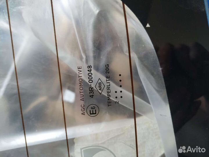 Заднее стекло renault sandero