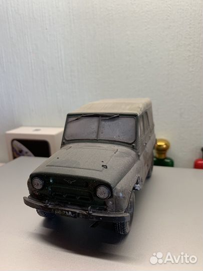Модель автомобиля УАЗ 469 1/24