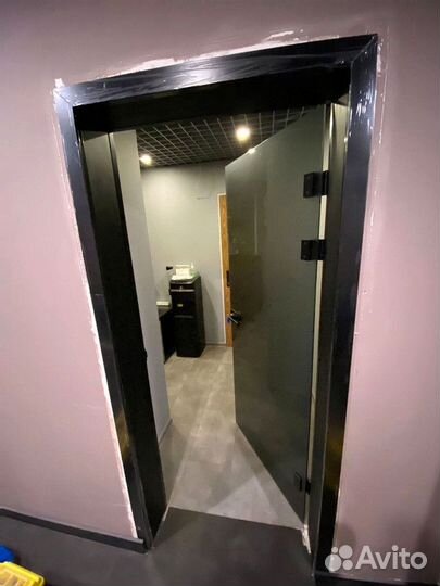 Стеклянные двери на заказ