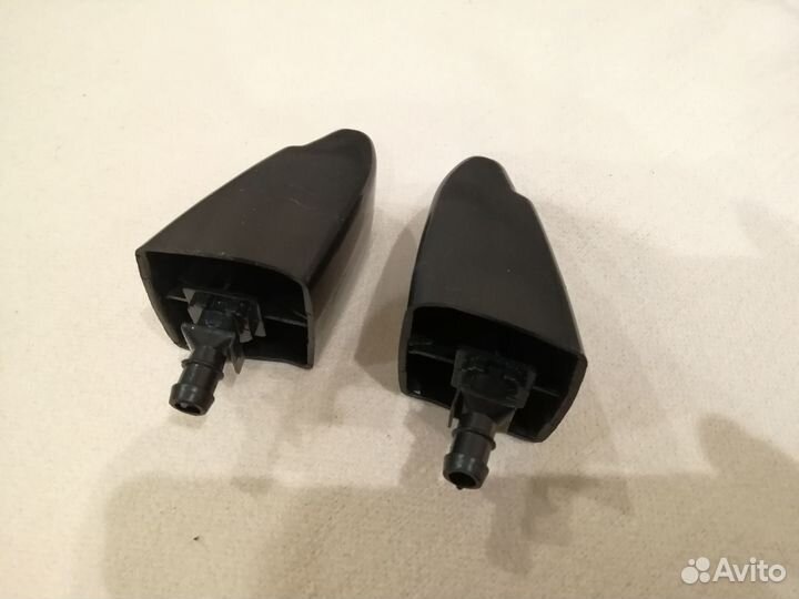 Форсунка омывателя фар Toyota Land Cruiser 100