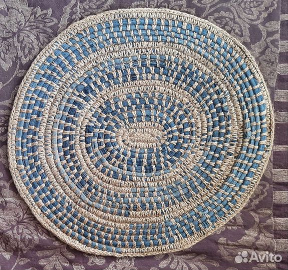 Коврик вязаный