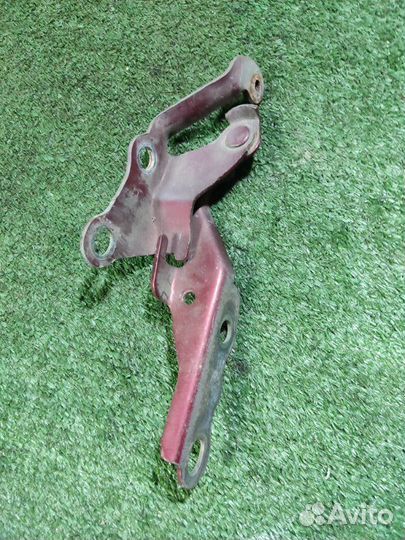 Петля капота правая Toyota Corolla E120