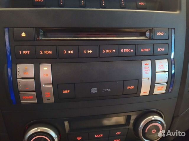 Магнитола на Mitsubishi Pajero 4