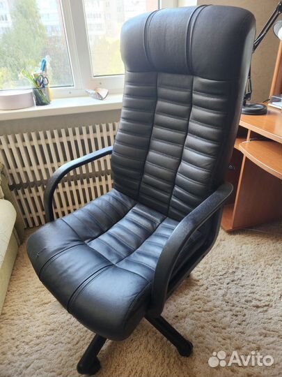 Компьютерное кресло натуральная кожа
