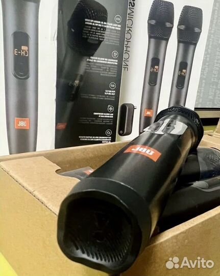 Микрофоны JBL вместе с ресивером