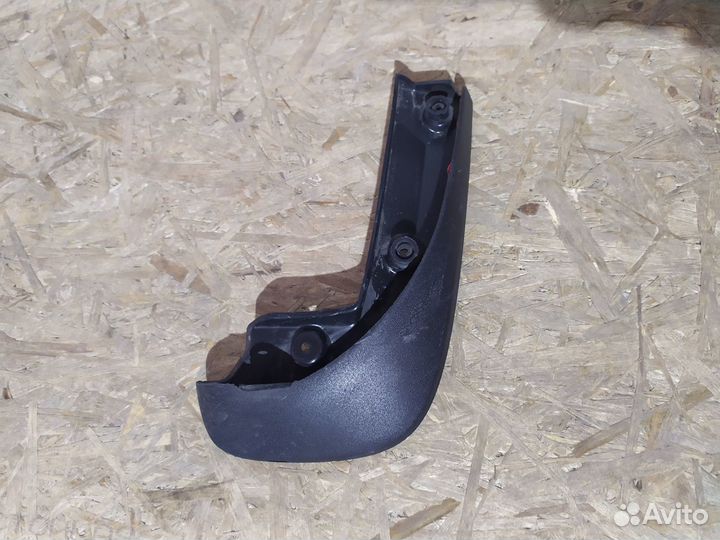 Брызговик задний правый Opel Corsa D