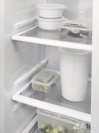 Холодильник Electrolux EAL 6142 BOX Новый