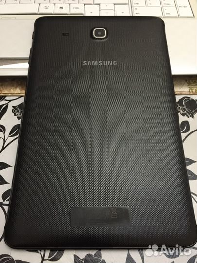 Samsung Tab E SM-T561