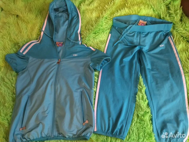 Спортивные костюмы 44 и 54 размер