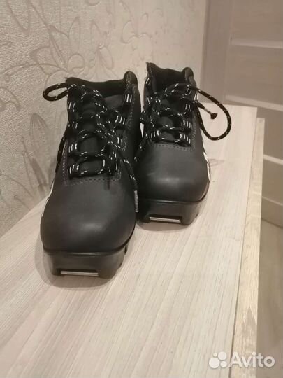 Лыжные ботинки 36р