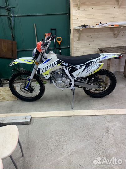 Кроссовый avantis fx 250 lux