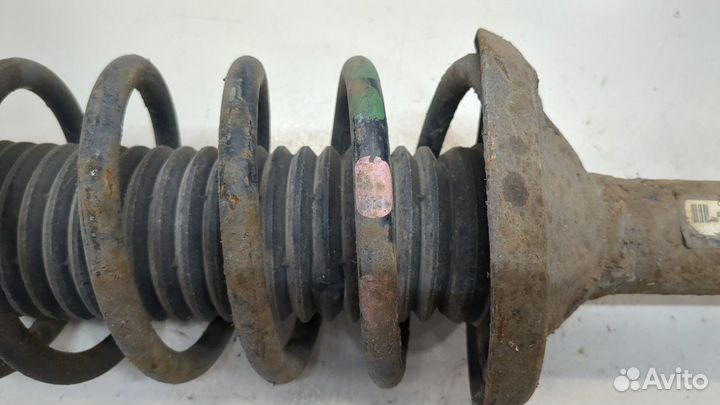 Амортизатор подвески левый передний Volkswagen Passat 4