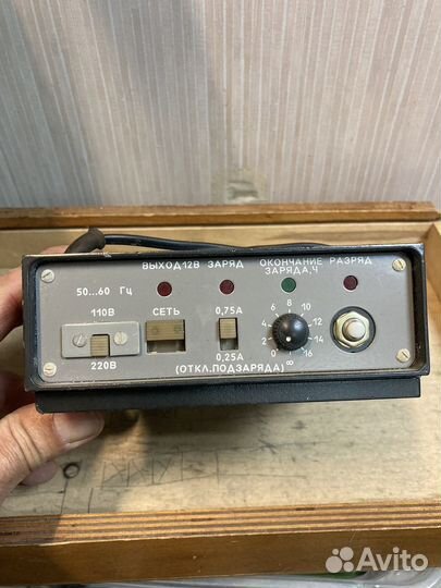 Зарядка для аккумуляторов военных