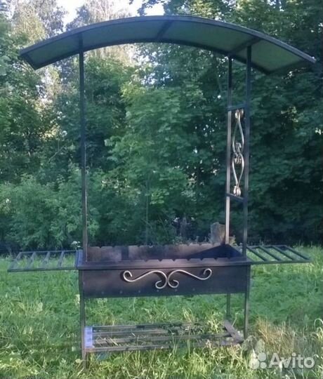 Мангал с навесом и столиками