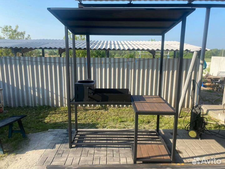 Мангал с крышей