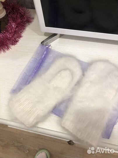 Варежки женские