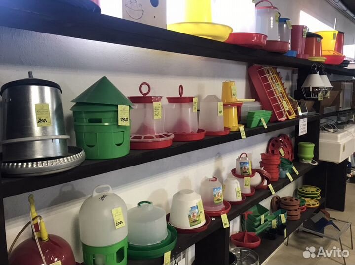 Кормушки и поилки